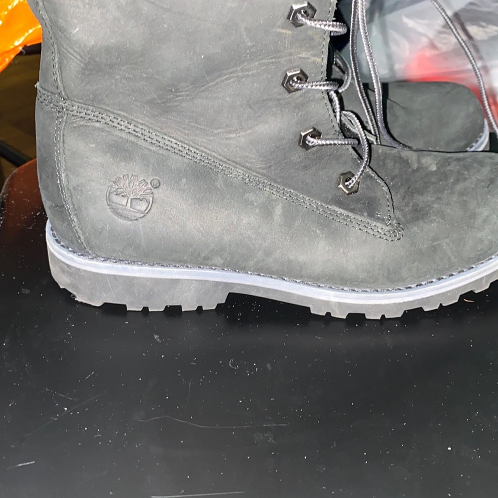 TIMS LACE UPS